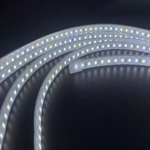 Các đặc điểm của nguồn ánh sáng của các dải ánh sáng điện áp thấp LED phổ biến là gì?
